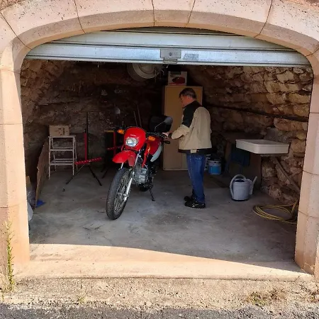 L 'oustal De Sophie En Aveyron, à Casa vacanze Montjaux